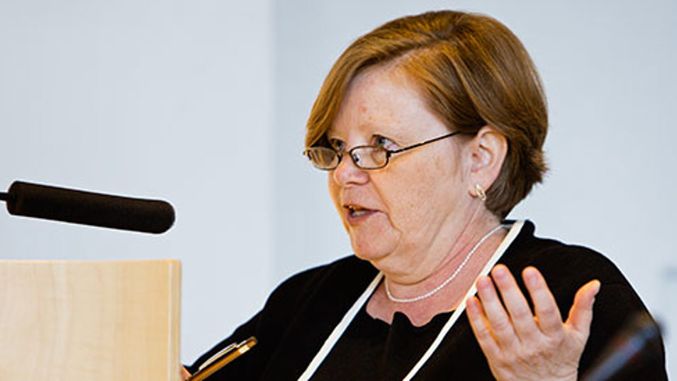 En kvinde der holder en tale