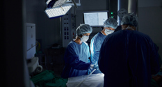 Operation med sygeplejerske og læge