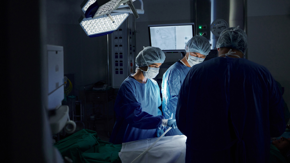 Operation med sygeplejerske og læge